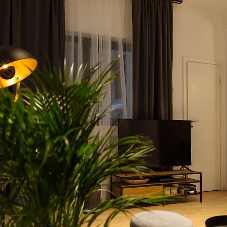 Bright 3Br Flat - Top Location - Green View Balcony บูคาเรสต์ ภายนอก รูปภาพ