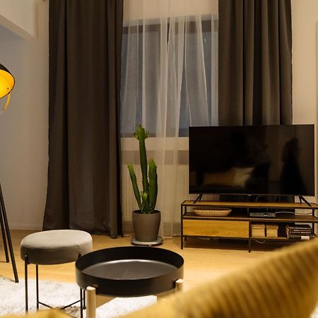 Bright 3Br Flat - Top Location - Green View Balcony บูคาเรสต์ ภายนอก รูปภาพ